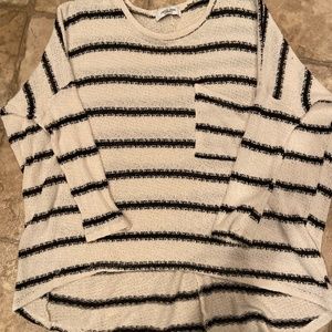 Carly Jeans Los Angeles sweater size small